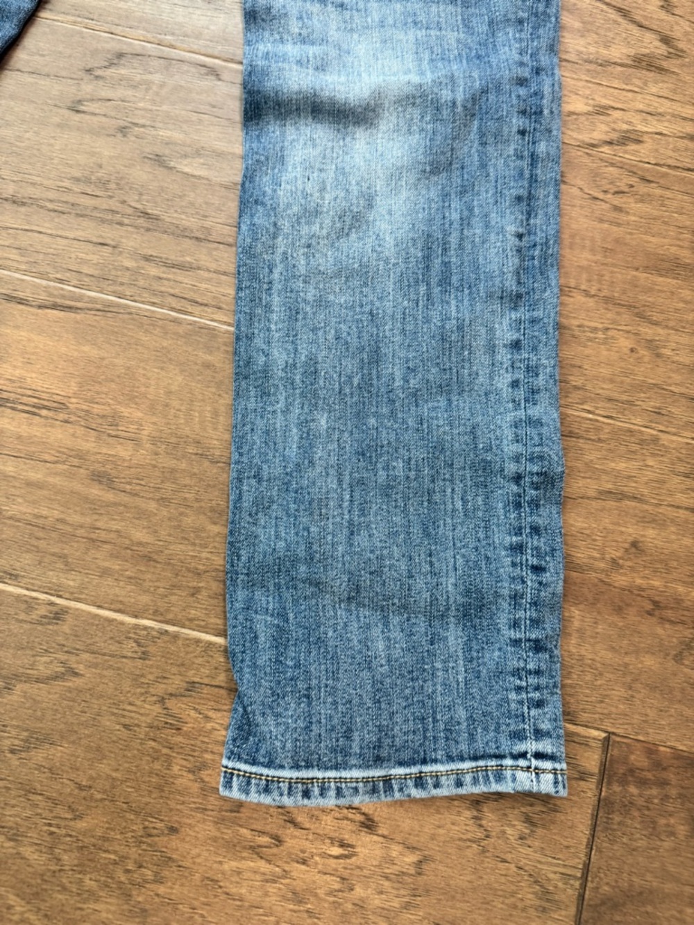 Kut from the Kloth Katy Boyfriend Straight Leg Jeans - Light Blue Wash - Picture 11 of 13